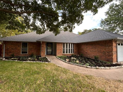 8951 Hialeah Circle N