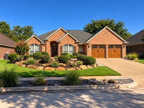 2301 Laura Elizabeth Trail