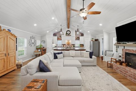 1313 Porter Court