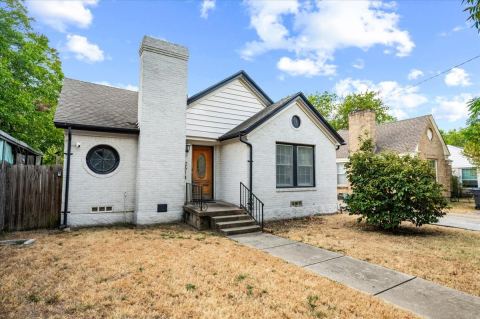 2614 Roanoke Avenue