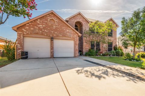 925 Rio Vista Lane
