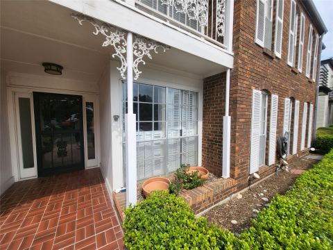 5821 COPPERWOOD Lane 1126, Dallas