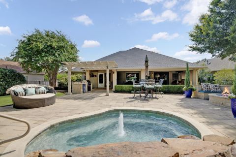 9608 Grandview Drive
