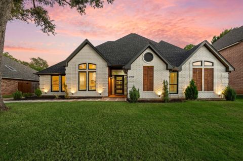 2905 Crestline Drive