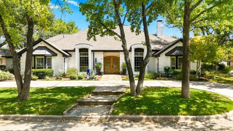 5702 Club Oaks Drive