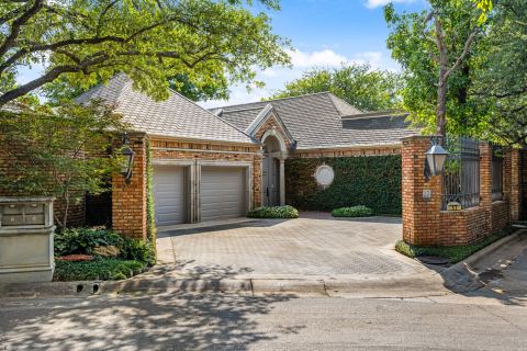17 Stonecourt Circle