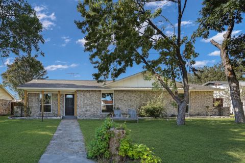 513 Colonial Drive