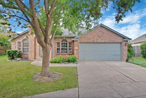 5776 Falcon Ridge Court, Haltom City