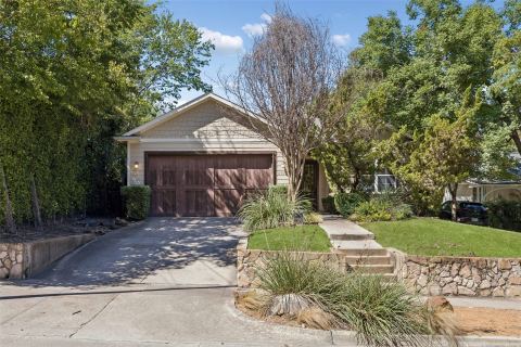 8707 Daytonia Avenue