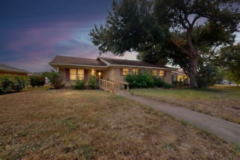 2718 Mossglen Drive