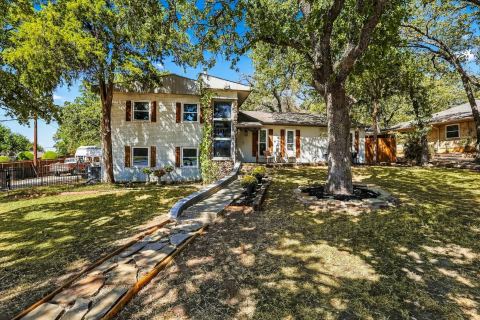 1003 Hopkins Drive