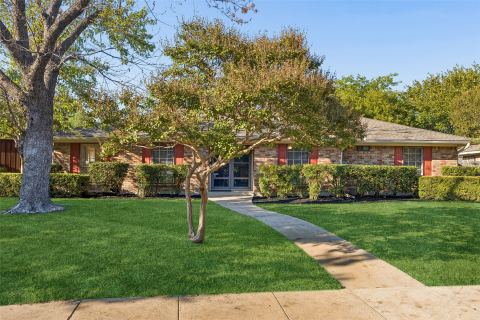 2015 Scarlet Oak Drive